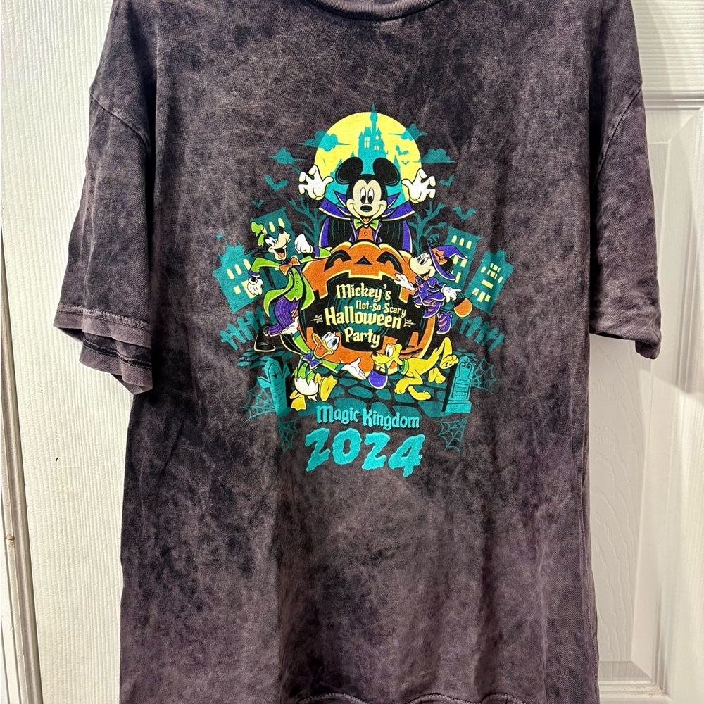 Disney 2024 Mickey's Not So Scary Halloween Party, SS Tie-Dye Shirt Sz Large